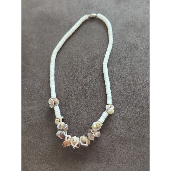 Other - Hawaiian Shell Necklace -‎  14 Inches Long